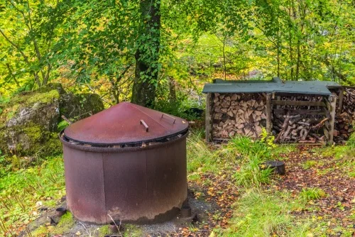 Traditional kiln charcoal manufacture
