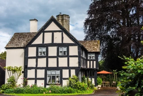 16th-century Castle Hill Cottage