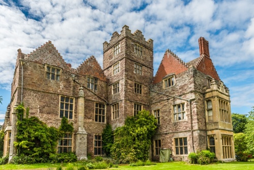 Kinnersley Castle