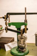 A small mortar testing machine