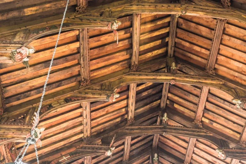 The 1504 double hammer beam angel roof