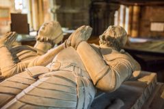 Sir Francis de Slingsby (d 1601) and his wife Mary (d 1598)