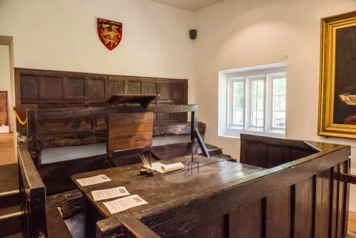 The Tudor courtroom
