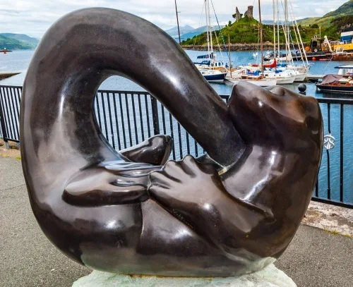 A closer look at the Teko sculpture