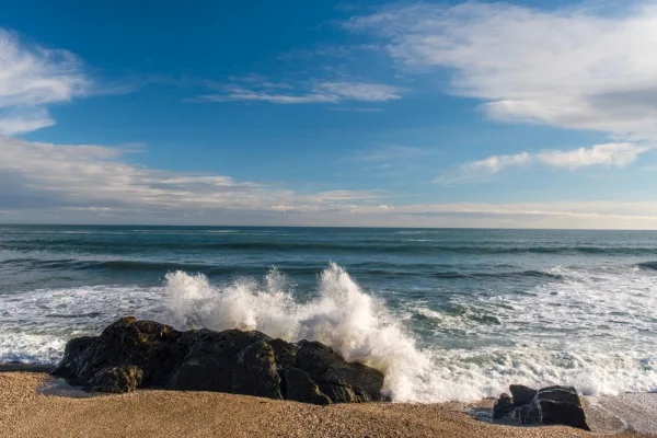 Waves crashing on the rocks of Great Lantic beach