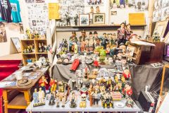 Ceramic memorabilia figures