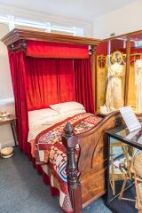 1867 half-tester bed