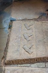 Hammer symbols on a medieval grave slab