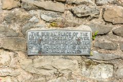 Plaque commemorating the heart burial of Roesia of Dover