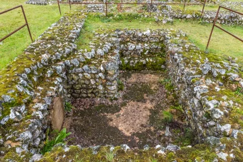 Underground chamber, west range