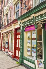 Llanidloes, Beautifully decorated shop fronts
