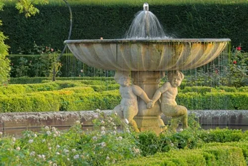 A fountain in the Love Maze