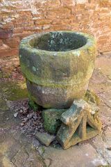 A simple Norman tub font