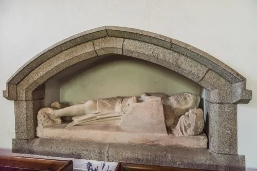 Effigy of Sir William le Prouz, d. 1326