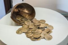 The Dersingham Hoard of Civil War coins