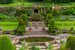 A fountain the formal garden terrace
