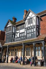 The lloyd's Bank building on High Street