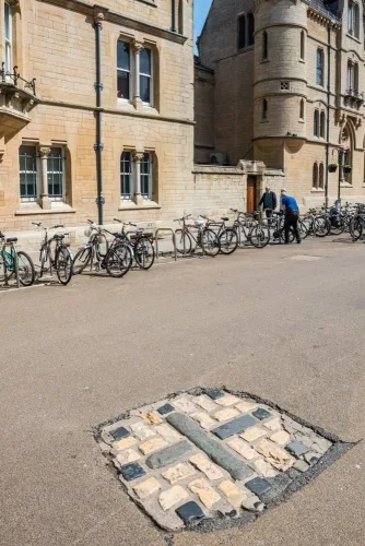 The Martyrs' Cross and Balliol College, Broad Street