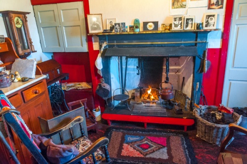 The parlour and cooking hearth