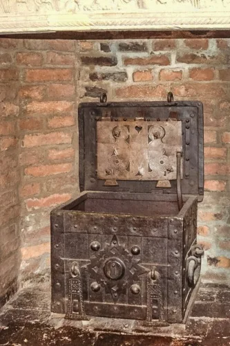 17th century Nuremberg chest in the First Antechamber