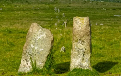 The double terminal stones, southern stone row