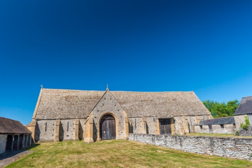 Middle Littleton Tithe Barn