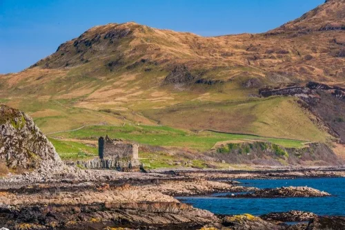 Approaching the castle from the west