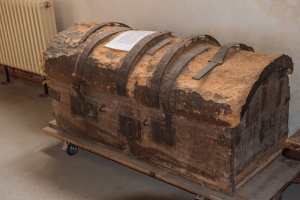 Medieval miniment chest