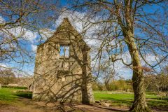 Minster Lovell Hall in spring