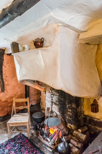 The hingin' lum, made of papier mache