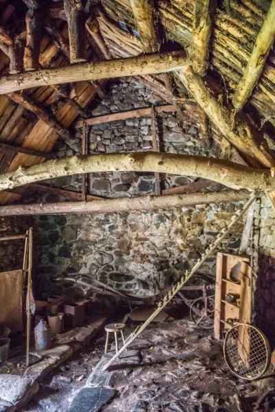 Cruck framing in the byre