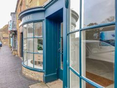 Bow-windowed shops, High Street