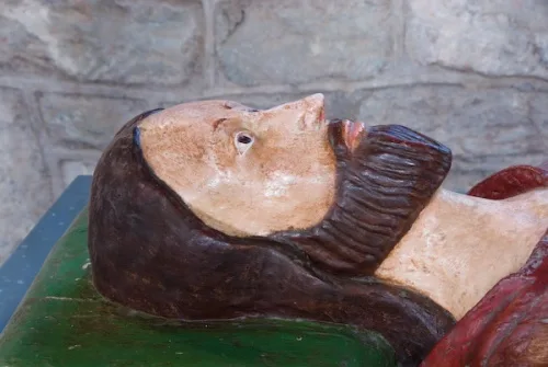 14th-century wooden effigy of Walter de Helyon