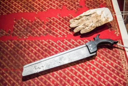 The Earl of Uxbridge's amputation saw, handkerchief and glove