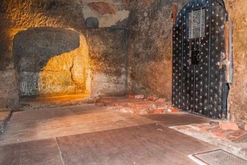 A dismal chamber in the gaol