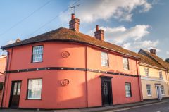 An unusual 18th century rounded house