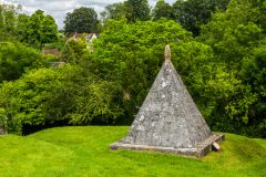 Francis (d. 1760) and Anne Dowse (d. 1757) pyramid memorial