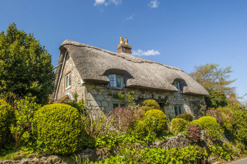 8 More Beautiful Thatched Cottages In England