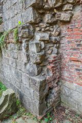 Stone and brick wall construction