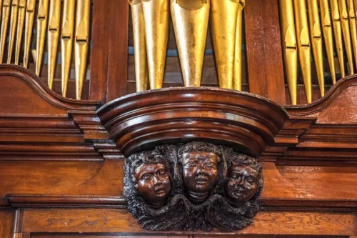 Cherubs on the 1770 organ case