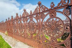 Nunton Chapel (Teampall Mhuire), Burial ground enclosure railings