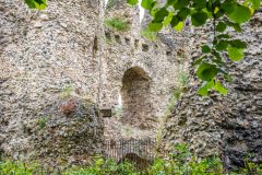 Looking through the ruined walls into the keep