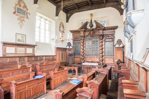 Oxhey Chapel interior
