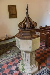 The plain octagonal font