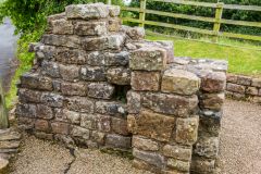 Pike Hill Signal Tower (Hadrian's Wall), The largest section of wall, looking east