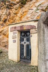 Another look at the cave entrance