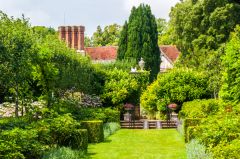 Pashley Manor Gardens, Formal gardens near the manor house