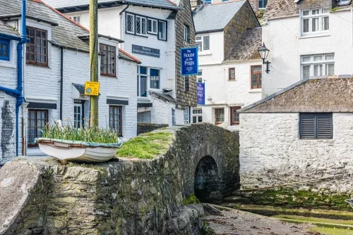 The old bridge and the 'House on Stilts