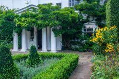 Pembroke Lodge front entrance