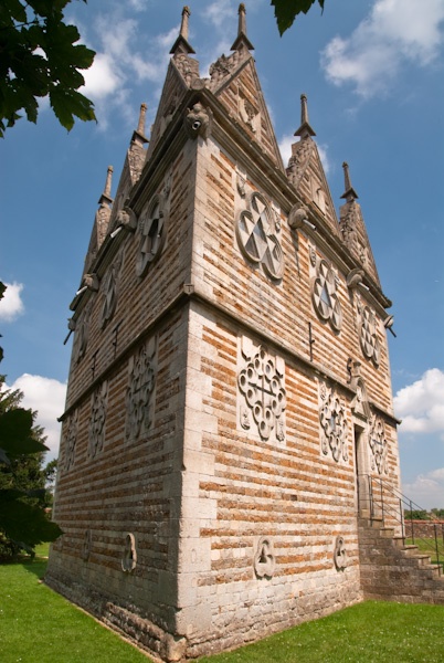 Rushton Triangular Lodge